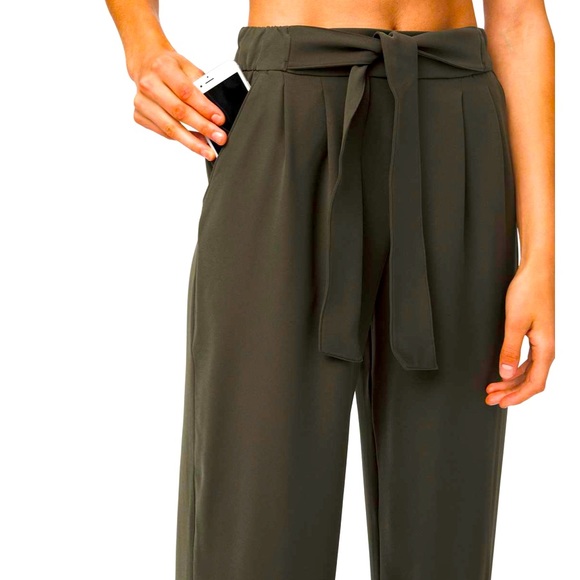 Lululemon Noir Pant - size 4 Dark olive color - Picture 1 of 6
